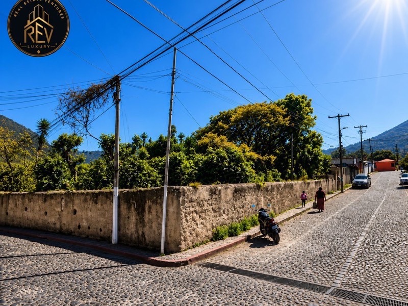 Terreno de esquina en San Juan del Obispo